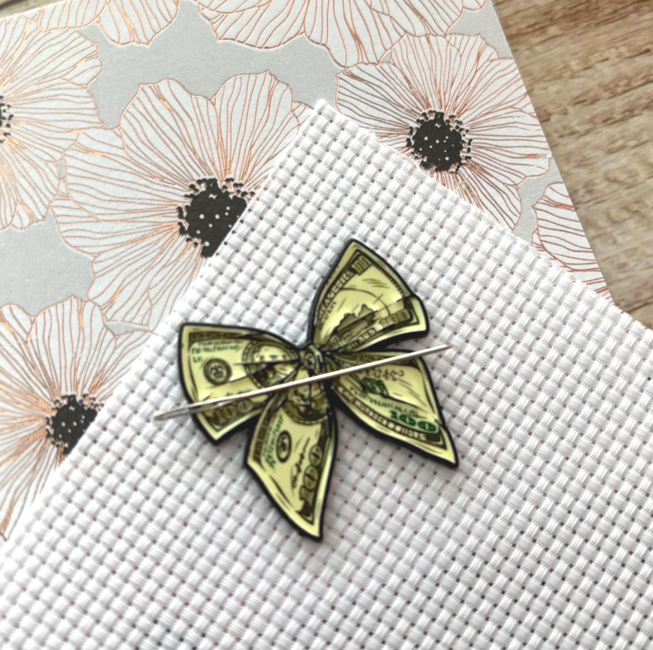 Money Bow Needle Minder